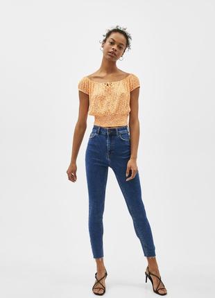 Новий топ у квітковий принт із віскози bershka xs