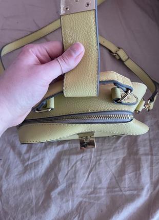 Стильная вместительная сумочка желтого цвета accessorize5 фото