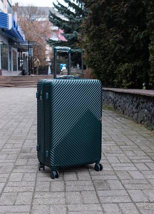 Пластиковый большой чемодан wings wn01