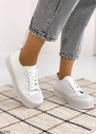 Кеды белые на платформе