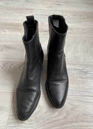 Козаки кожа zara