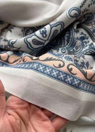 Кашемировый женский платок с кисточками4 фото