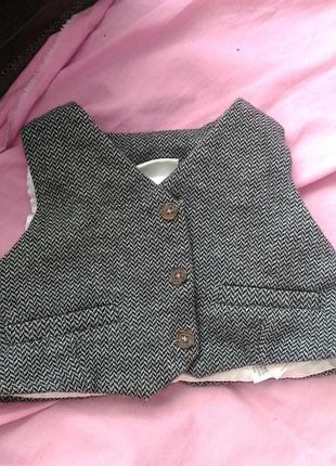 Жилетка на 2-4міс
