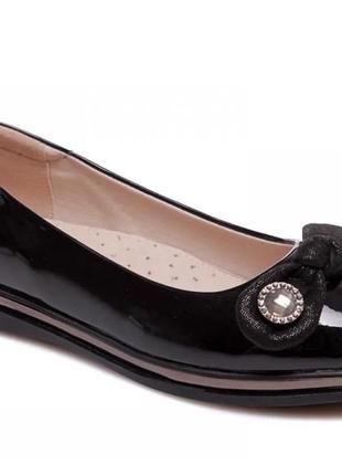 Чорні лакові туфлі для дівчинки підліткові weestep 32-37 р