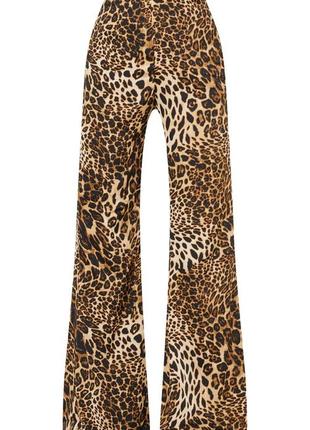 Велюровые леопардовые брюки клёш лео принт prettylittlething .5 фото