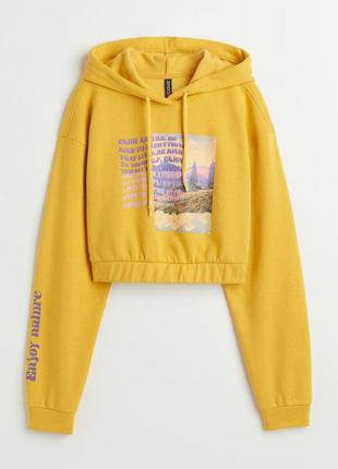 Укороченный худи с принтом