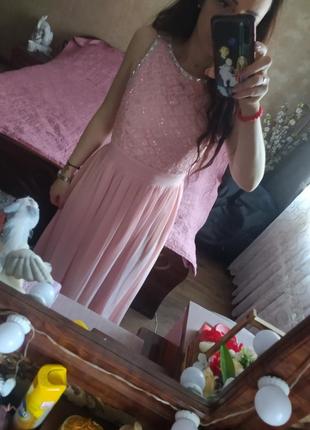 Розовое вечернее платье в пол с кружевом