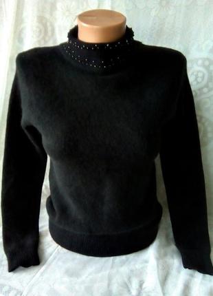 Богатый свитер, ангора+кашемир, вышивка по воротнику бисером2 фото