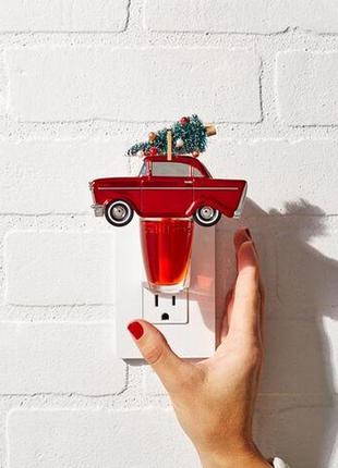 Электрический аромадиффузор mid-century car with tree wallflowers fragrance plug bath and body works1 фото