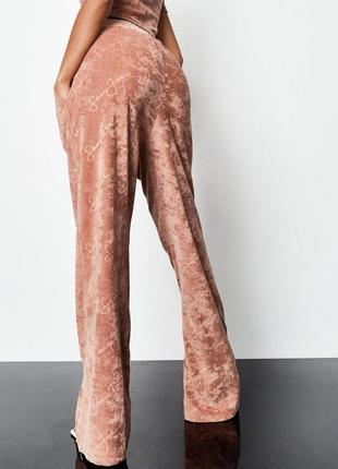 Крутые фактурные велюровые  брендированные  длинные штаны палаццо с замочком    круті фактурні бренд4 фото