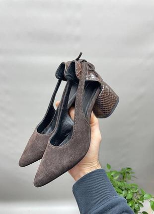 Коричневые туфли с острым носком много цветов