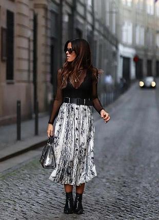Очень стильная юбка-миди