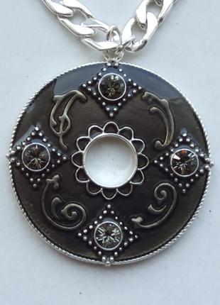 Массивное колье цепочка с крупным кулоном медальоном pilgrim, покрытие серебром, 39+8 см3 фото