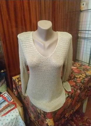 Пудровый свитер