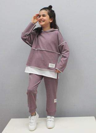 Стильный спортивный костюм