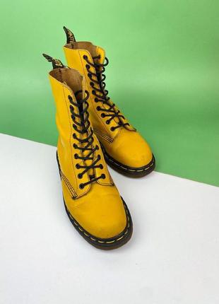 Ботинки dr. martens 1490 yellow англия8 фото