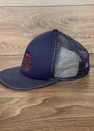 Кепка vans off the wall