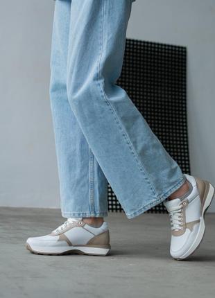 Легкие женские кожаные кроссовки белые с капучино3 фото