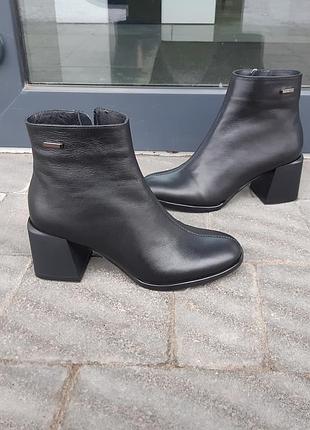 Жіночі весняні черевики натуральна шкіра