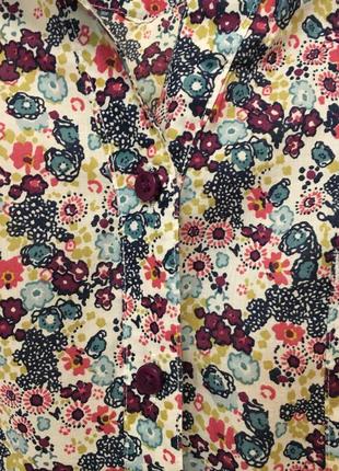 Очень красивая и стильная брендовая блузка в цветах...100% коттон.3 фото
