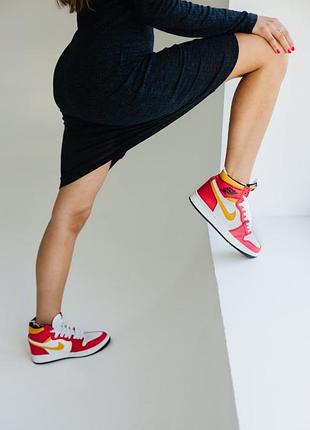 Кросівки nike air jordan 1 retro high og light fusion red