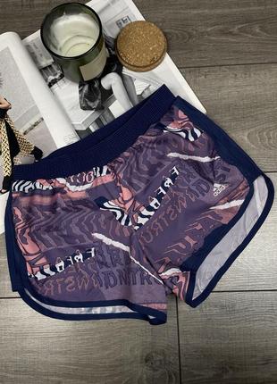 Оригинальные спортивные шорты adidas