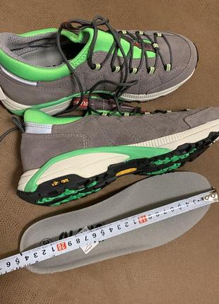 Olang тренинговые новые унисекс кроссовки на vibram подошве оригинал!