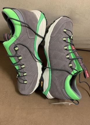 Olang тренинговые новые унисекс кроссовки на vibram подошве оригинал!