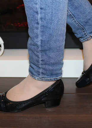Туфлі жіночі темно-сині на підборах Т16086 фото