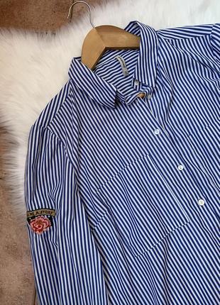 Красивая рубашка в полоску с вышивкой от бренда stradivarius3 фото