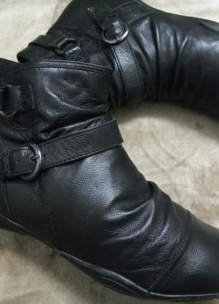 Сапоги.ботинки фирменные осень-весна кожа жен. 40-40.5 р. clarks индии