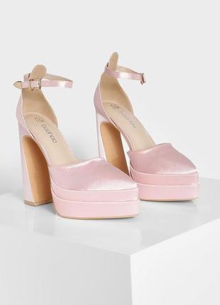 Босоножки туфли на платформе нежно розовые в стиле versache