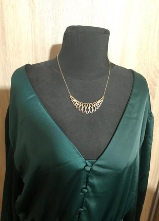 Оригінальне брендове кольє в золотому кольорі на ланцюжку з підвіскою