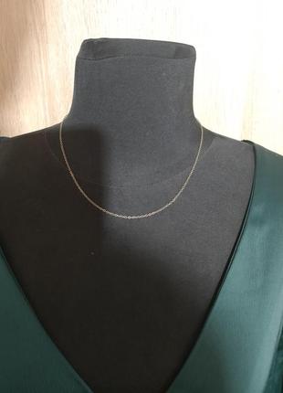 Короткая цепочка на застежке мелкие звенья