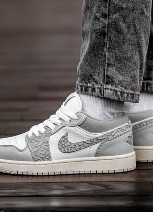 Кросівки air jordan retro 1 low prm1 фото