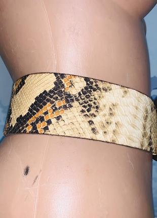 Стильный широкий длинный кожаный ремень со змеиным принтом3 фото