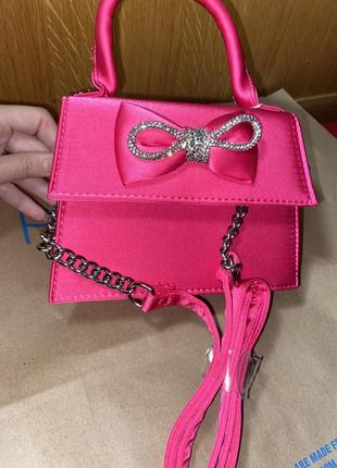 Новая атласная мини сумочка от primark ярко розового цвета с бантиком в стиле барби barbie2 фото
