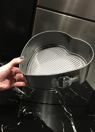 1+1 = 3 на все 🎁 форма для випікання сердечко зі знімним дном 💰оплата 100% на карту.  💌 доставка: кріпч