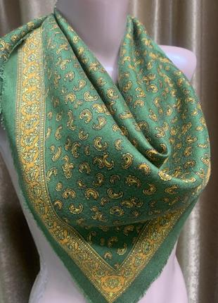 Шерстяной шейный платок с принтом орнаментом турецкий огурец цвет зеленый3 фото