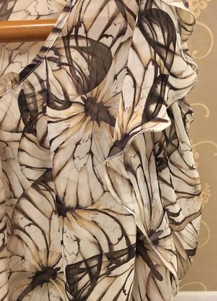 Дуже красива та стильна брендова блузка в метеликах.4 фото