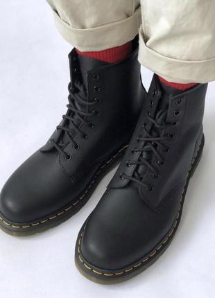 Ботинки сапоги dr. martens 1460 greasy black женские мужские4 фото