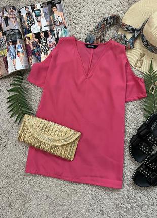 Яскравий топ із вирізами на плечах №8/7