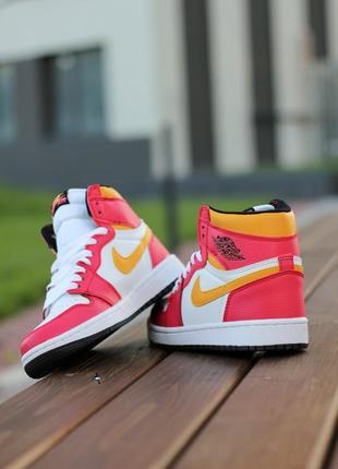 Кросівки nike air jordan 1 retro high og light fusion red9 фото