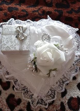 Коробка для весільних обручок