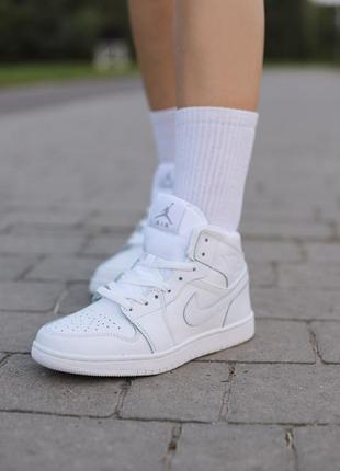 Кросівки nike air jordan 1 mid triple white 2.0
