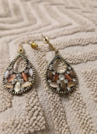 Неймовірні сережки з камінцями
