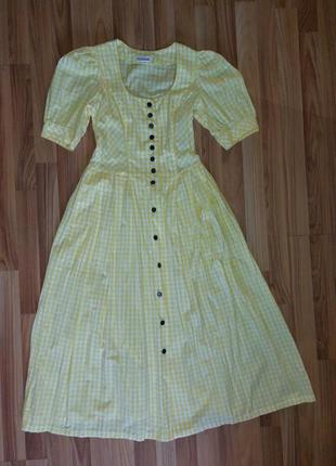 Платье на пуговицы