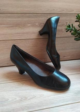 Туфлі на каблуку aerosoles підбори