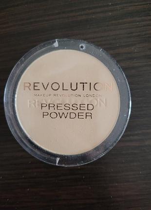 Пресована пудра makeup revolution