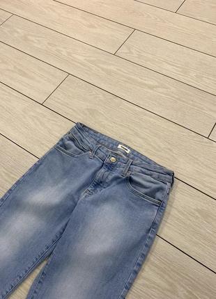 Wrangler женские светлые штаны/ джинсы slim fit (с)  ( w 28, l 30)3 фото